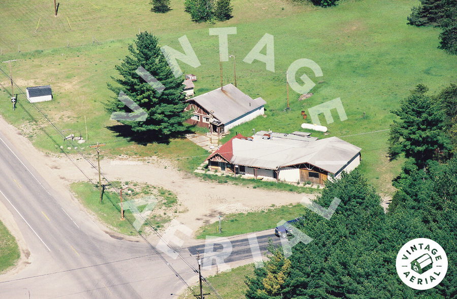 Atlanta Gas Station and Cabins - 2000 (newer photo)